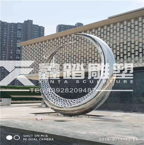 大學校園鏡面不銹鋼編織月亮雕塑豪華氣派具極佳的視覺效果